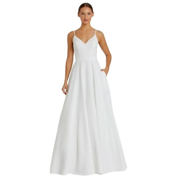 Mac Duggal Dresses & Skirts - MAC DUGGAL Dress Size 2 Evening Gown White Classic A-Line V-Neck NEW Pockets